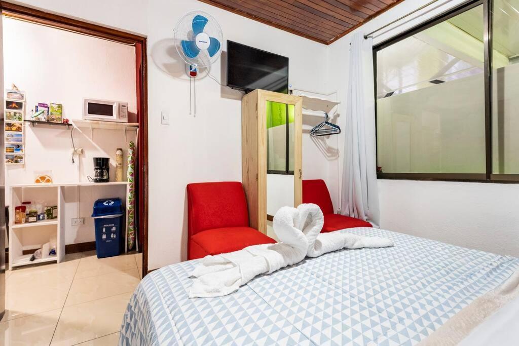 Private Bedroom 10 Minutes From The Sjo Airport Alajuela Eksteriør bilde